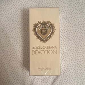 Dolce & Gabbana Devotion Cream and Gold Perfume